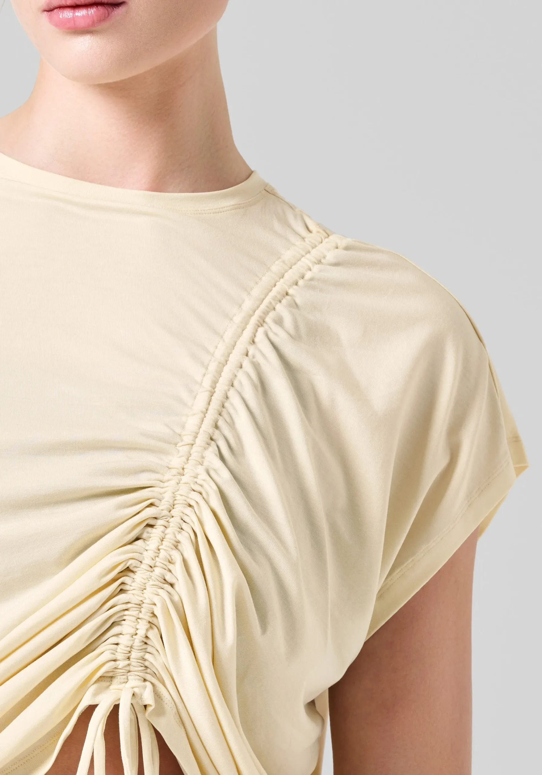 Delight Gathering Tee - Milky Vanilla