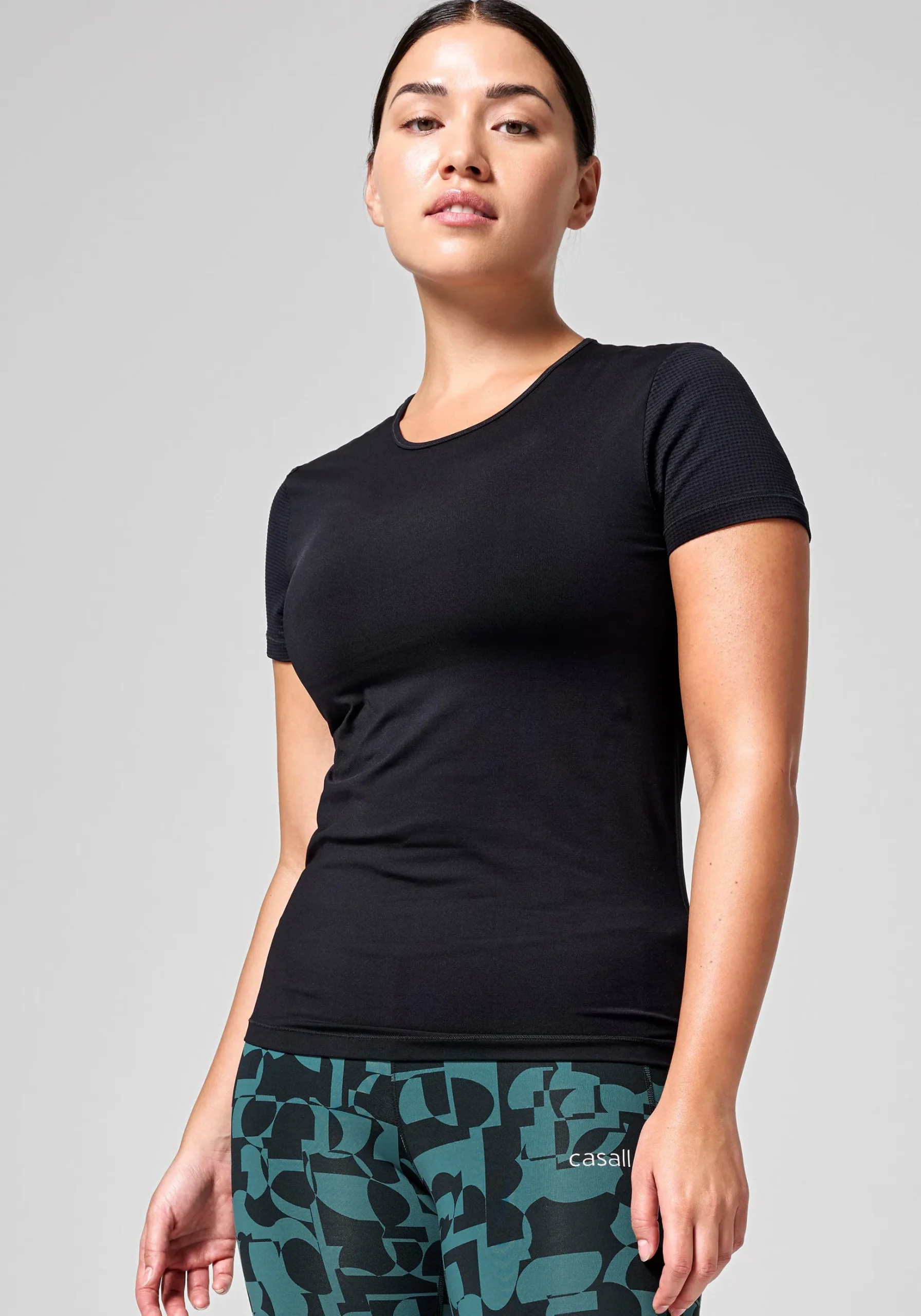Essential Detail Tee - Black