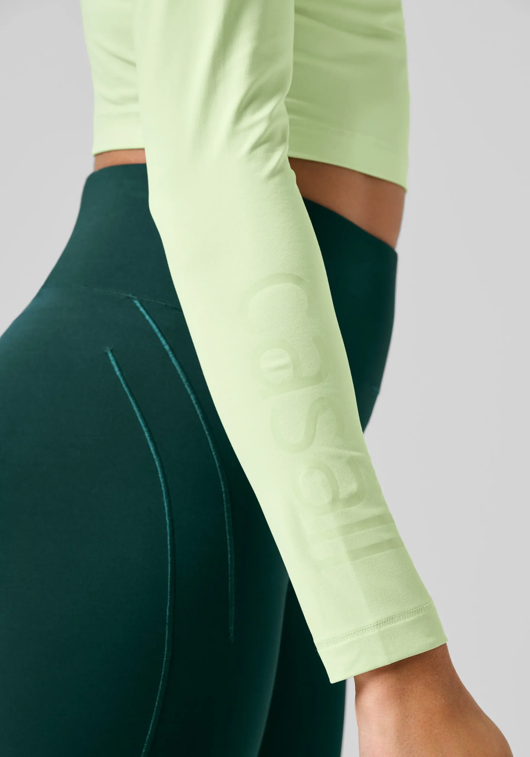 Graphic Crop Long Sleeve - Cool Matcha